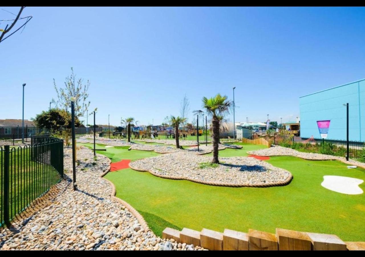 Mp768 - Camber Sands Holiday Park - Huge Lodge - Small Dog Friendly - Sleeps 8 Екстериор снимка